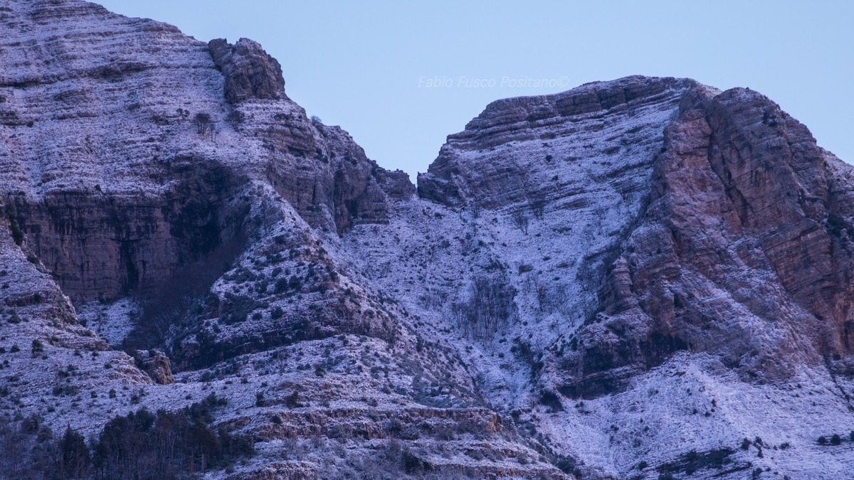 In Costiera Amalfitana Arriva Il Vero Inverno Torna La Neve Sui Monti