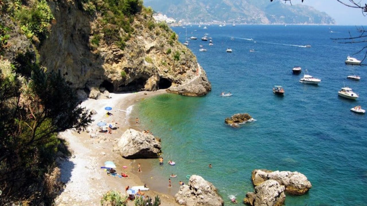 Spiagge Ad Amalfi Ecco Le Più Belle E Come Arrivarci