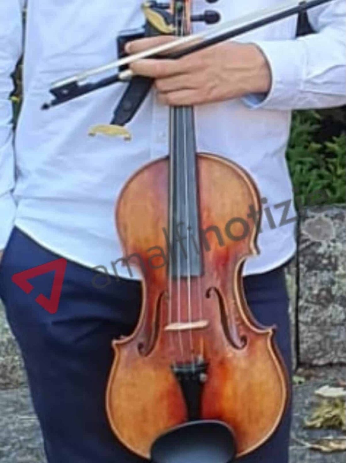 Costa Damalfi Dimenticano Prestigioso Violino Su Bus Sita Riconsegnato