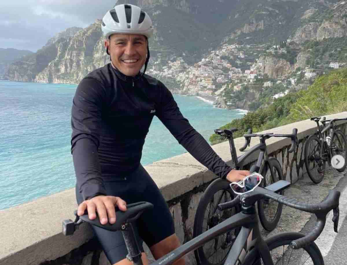 Fabio Cannavaro in Costa d'Amalfi, per lui giro panoramico in bici / Foto