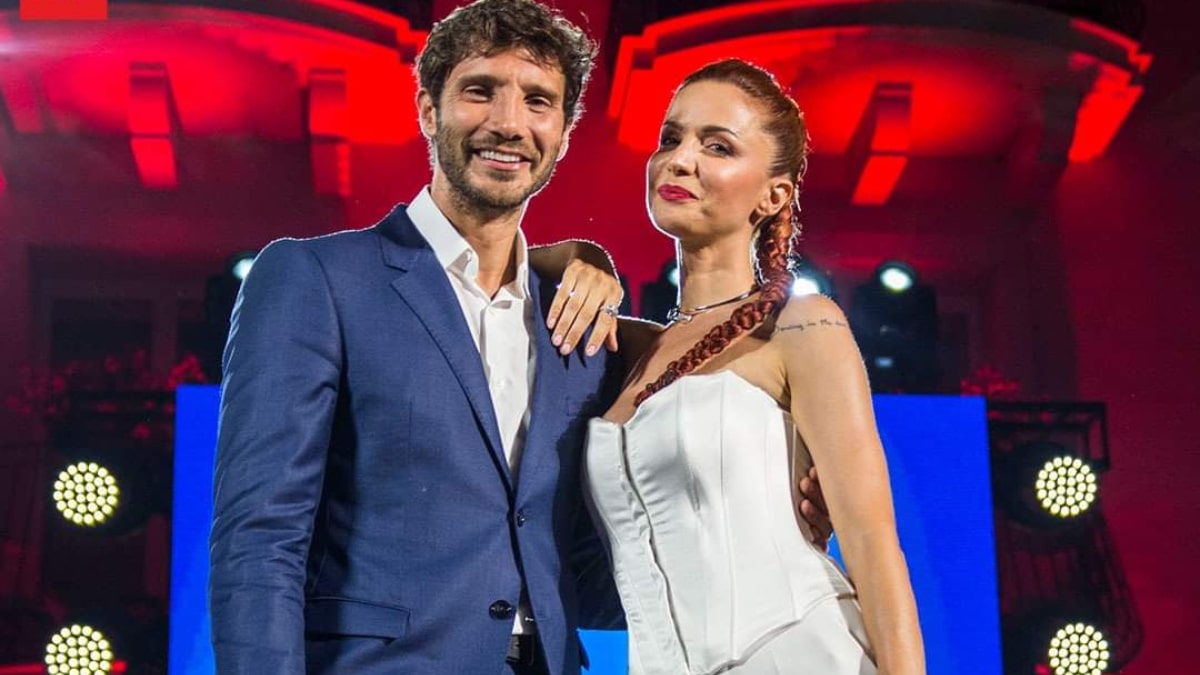 Andrea Delogu dedica una canzone a Stefano De Martino