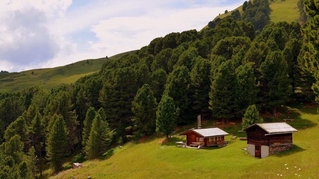 Una baita sulle montagne