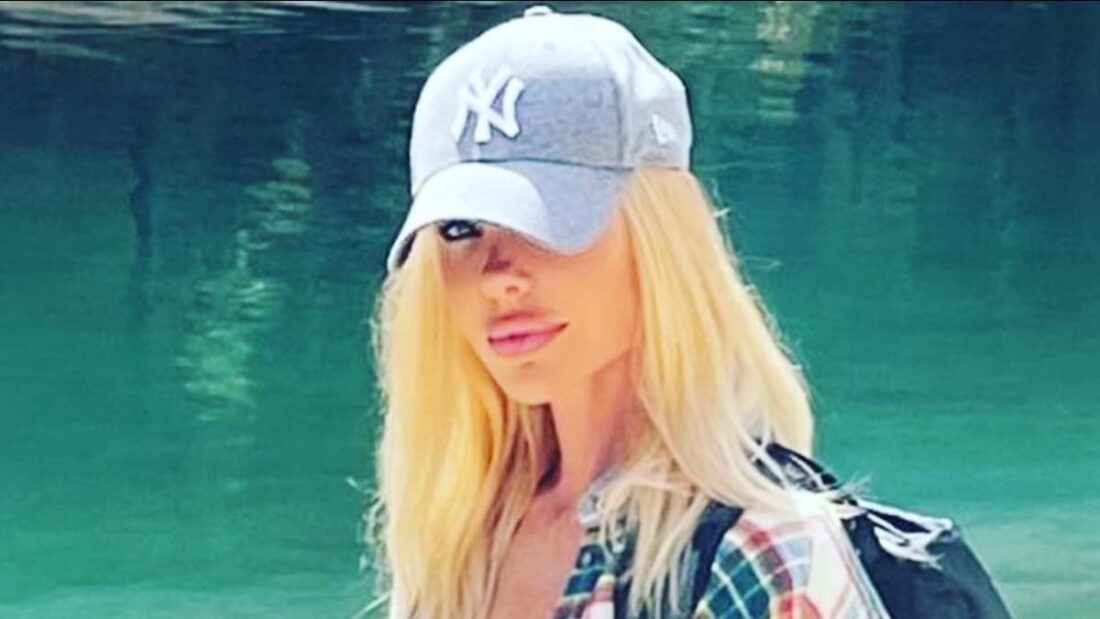 Ilary Blasi in vacanza in Trentino