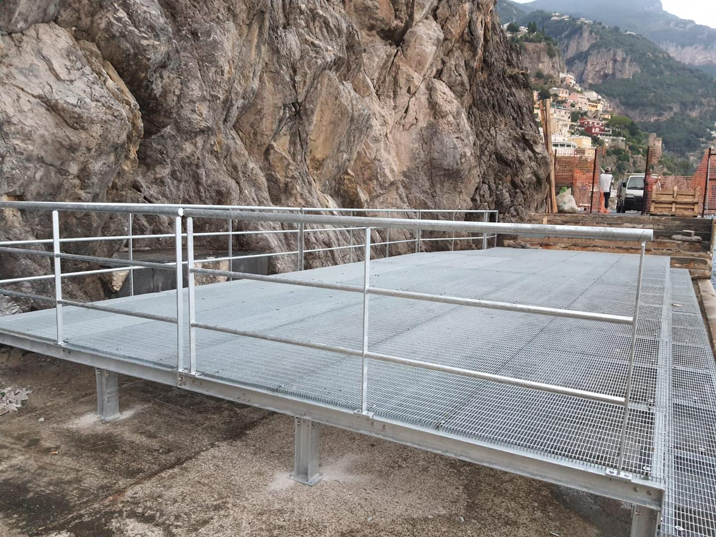 nuovo attracco a positano