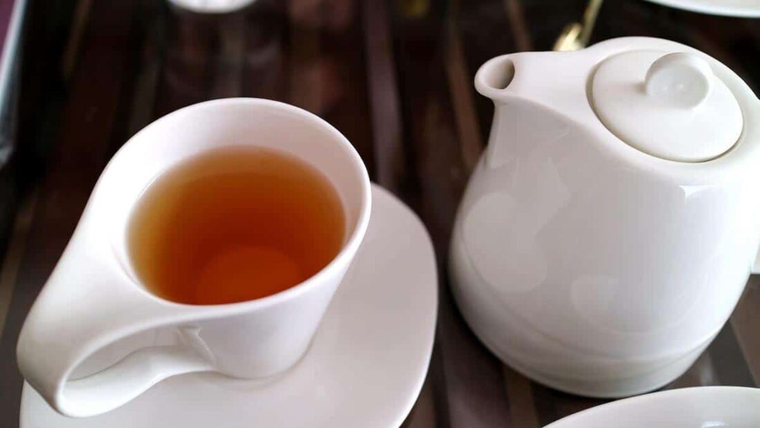 Una tazza di tè nero