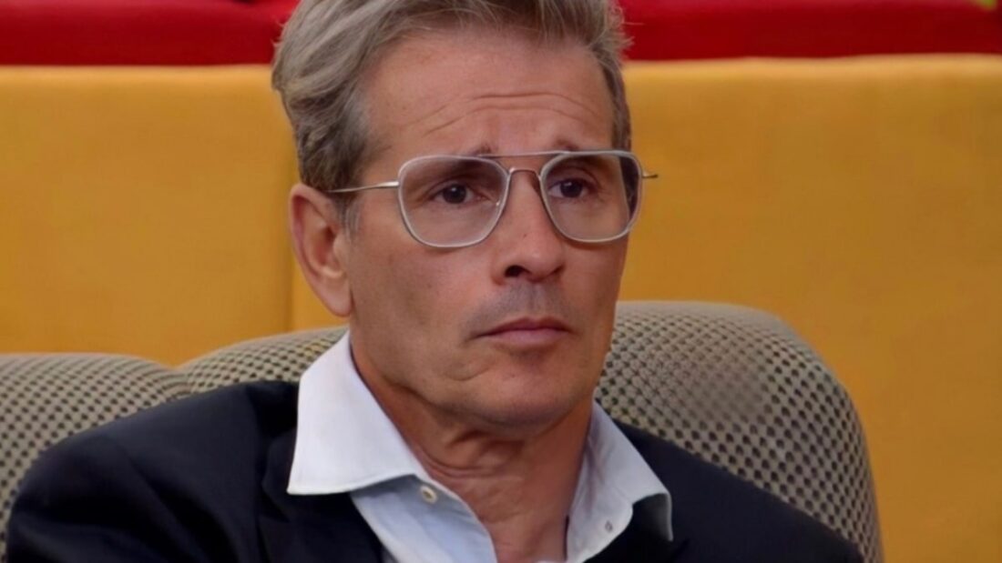 Marco Bellavia scoppia in lacrime