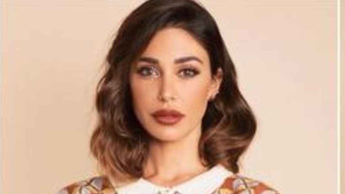 Belen Rodriguez finge l'orgasmo