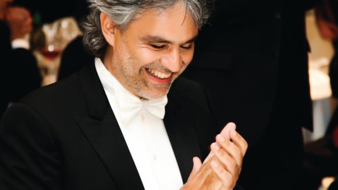 Come ha perso la vista Andrea Bocelli?