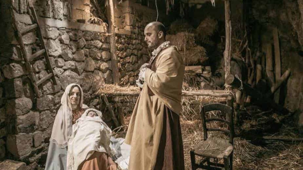 Set Presepe Artigianale 002 Con Personaggi | Base E Figure Per Il Presepe Fai Da Te