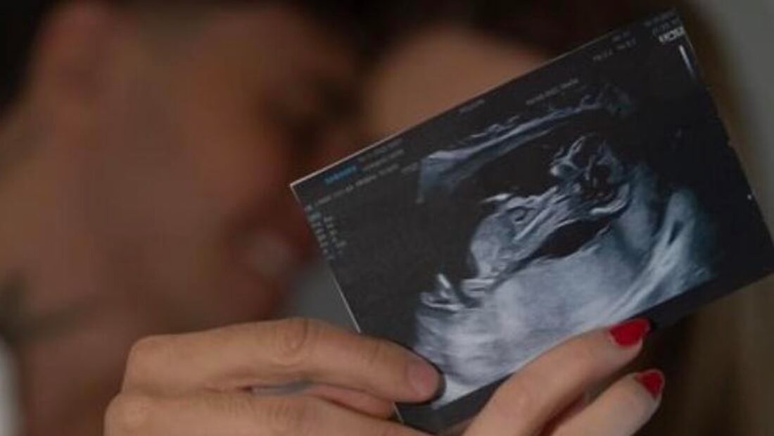 La prime foto della gravidanza di Sophie Codegoni