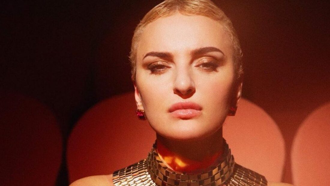 Arisa commossa ad Amici