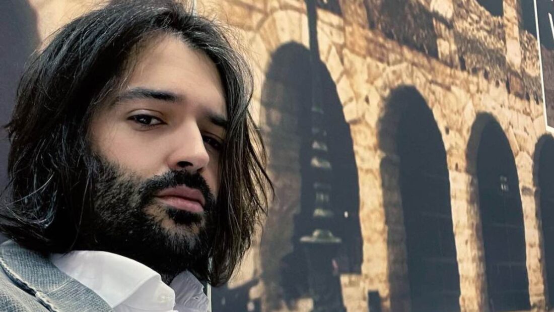 Federico Serra imita Andrea Bocelli a Tali e Quali