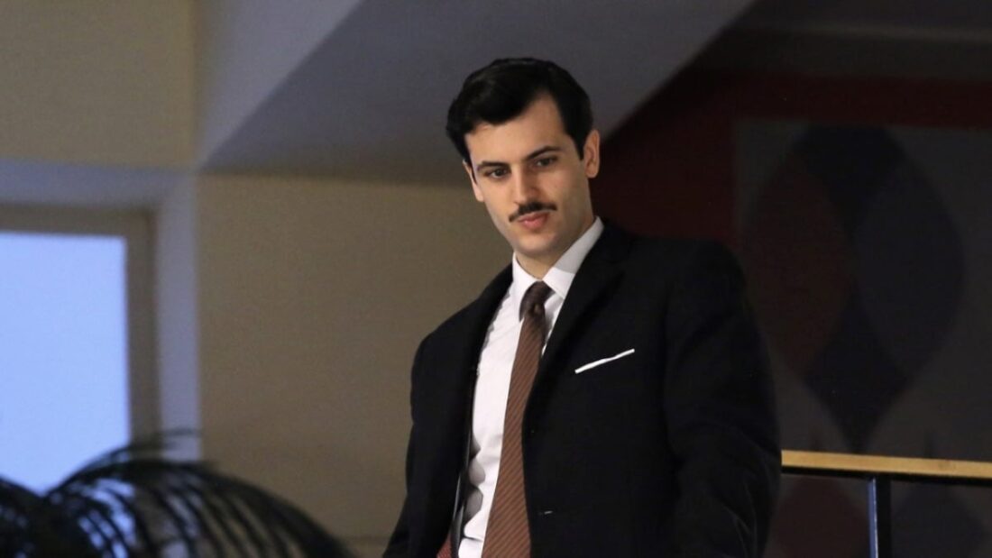 Vito ha un'altra donna?