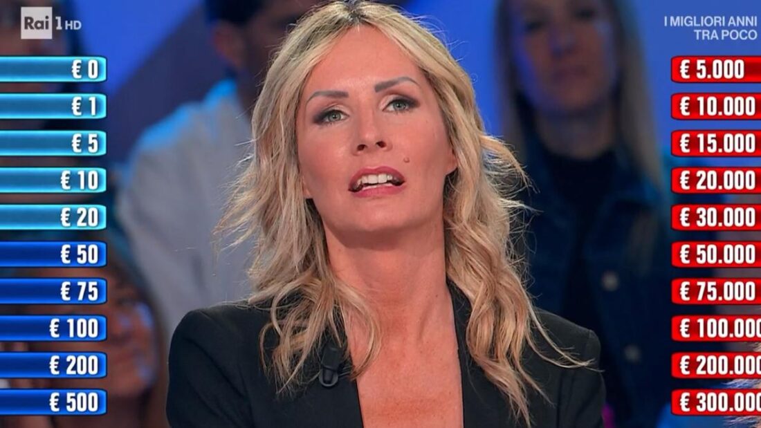 Affari Tuoi, Laura lascia il pacco 10 del papà morto: cosa è