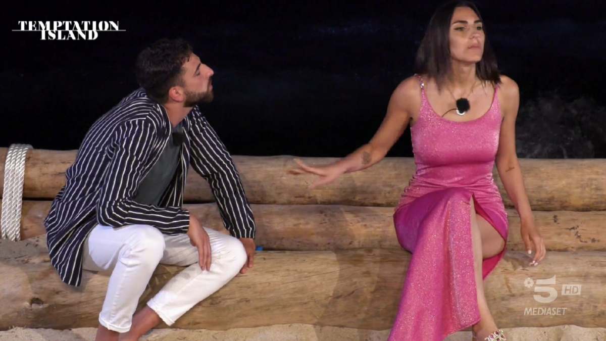 Gabriela e Giuseppe falò Temptation Island