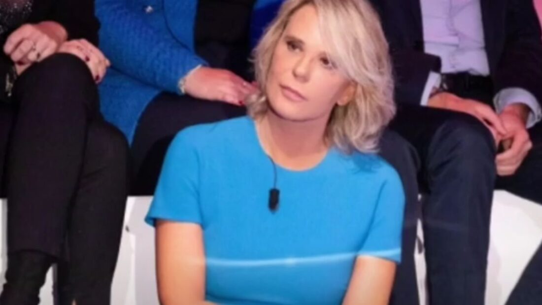 c'è posta per te che abito indossa maria de filippi 27 gennaio