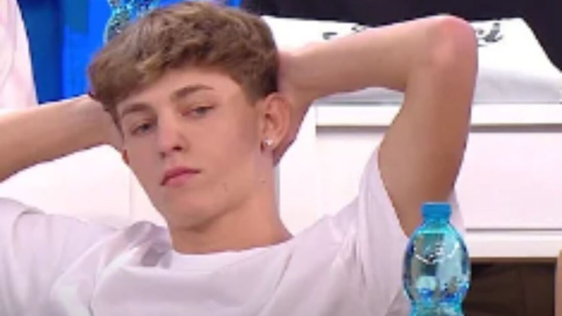 amici simone chi è e perchè viene eliminato