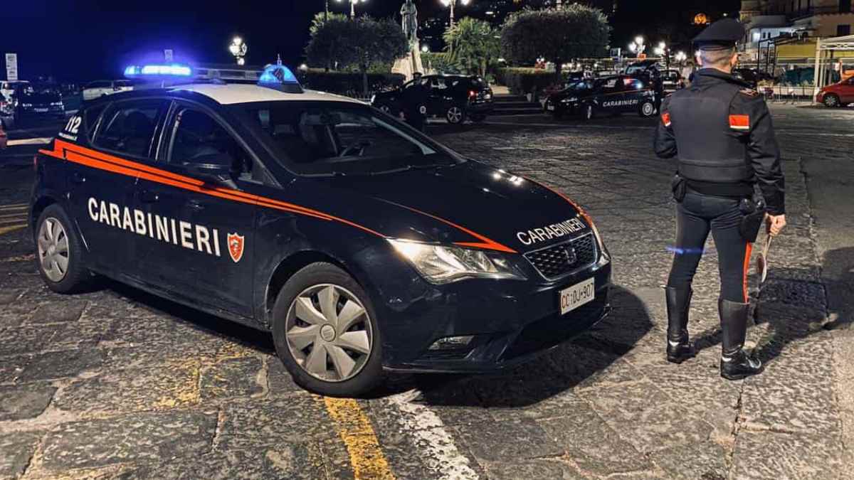 Carabinieri Amalfi Foto