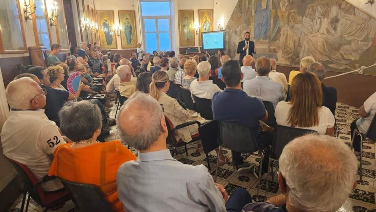 Amalfi incontro cittadini per Galateo del Turista