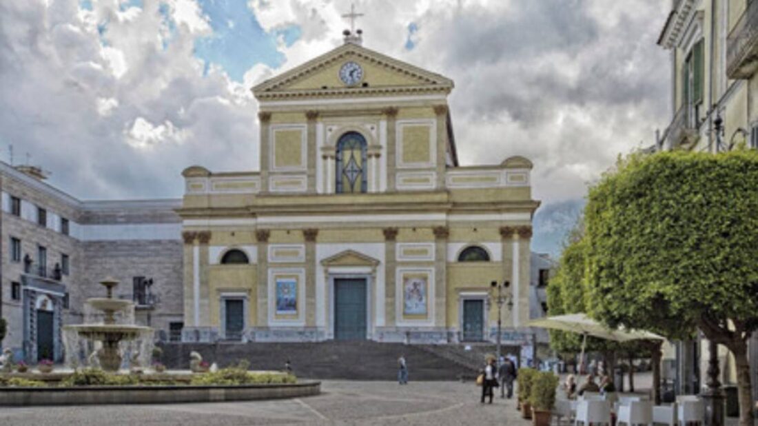 piazza duomo cattedrale cava de' tirreni