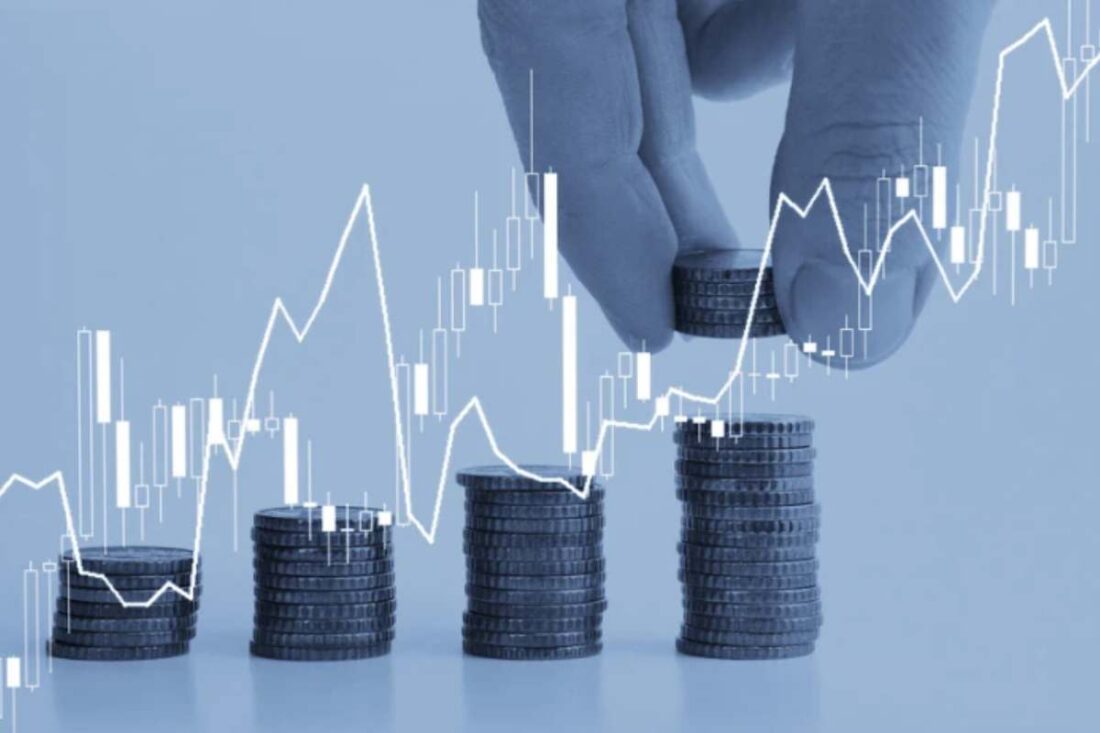 Questa stabilità ha influito sul mercato obbligazionario, dove i Buoni del Tesoro Poliennali (BTP) italiani continuano a rappresentare