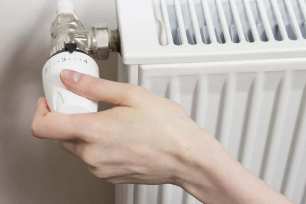 L’analisi sulla gestione del riscaldamento invernale si può mettere a confronto con quella relativa all’uso del condizionatore d’aria durante l’estate.