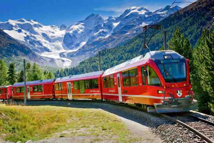 Bernina treno rosso