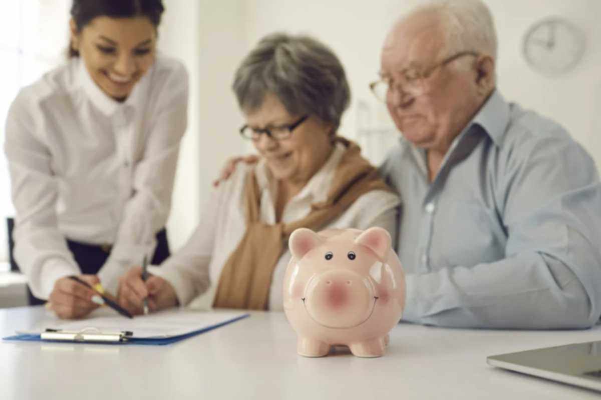 Per i lavoratori iscritti all’Assicurazione Generale Obbligatoria (AGO) e gestioni affini, è disponibile anche la pensione anticipata flessibile